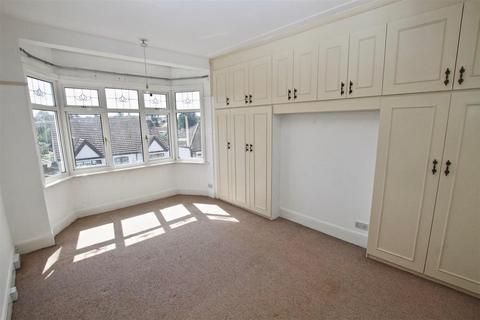 3 bedroom semi-detached house to rent, Bonchurch Avenue, Leigh On Sea, Essex
