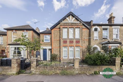 1 bedroom house to rent, Cleveland Road, South Woodford, E18 2AE