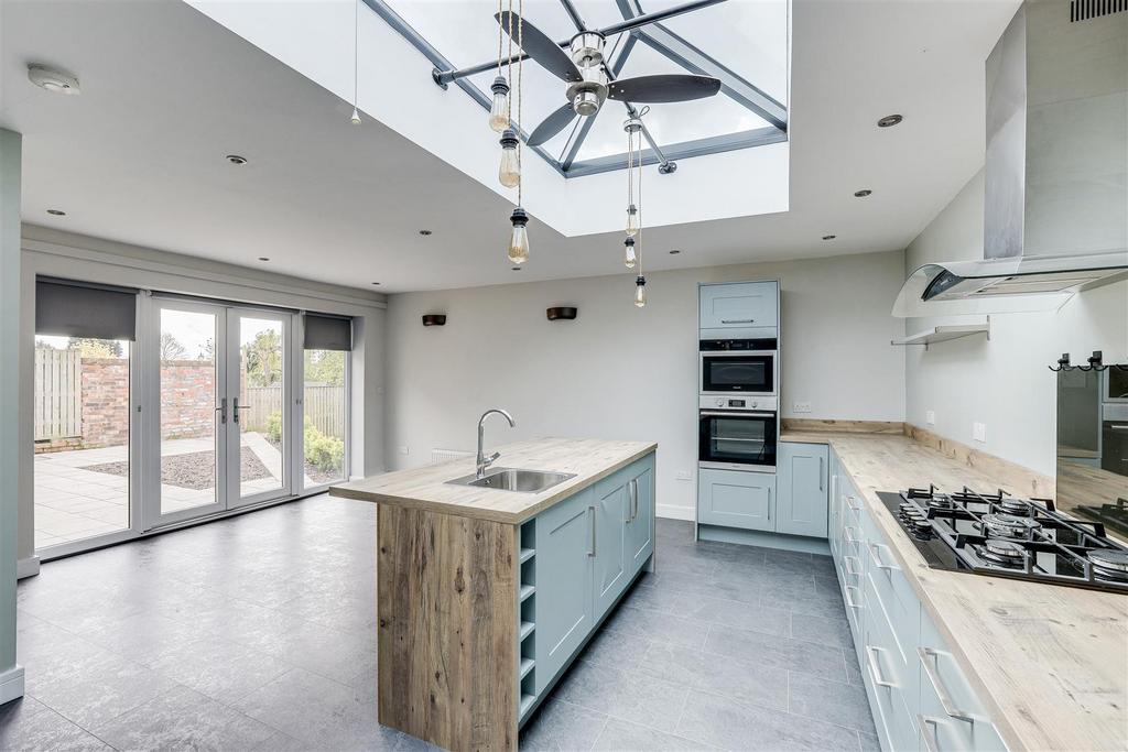 Ilkeston Road, Trowell NG9 3 bed detached bungalow for sale £350,000