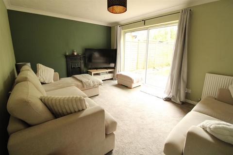 4 bedroom house for sale, Dale Close, Daventry