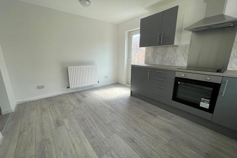 2 bedroom end of terrace house to rent, Ilford Road, Stockton-On-Tees