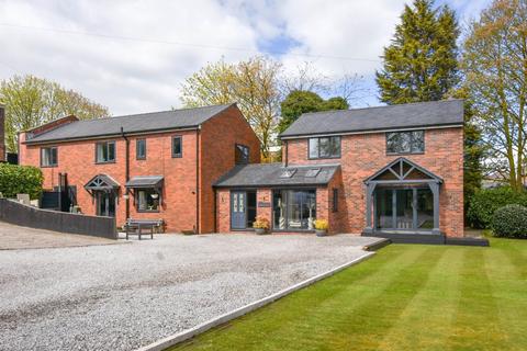 5 bedroom detached house for sale, Chorley Road, Westhoughton, Bolton, BL5 3NL