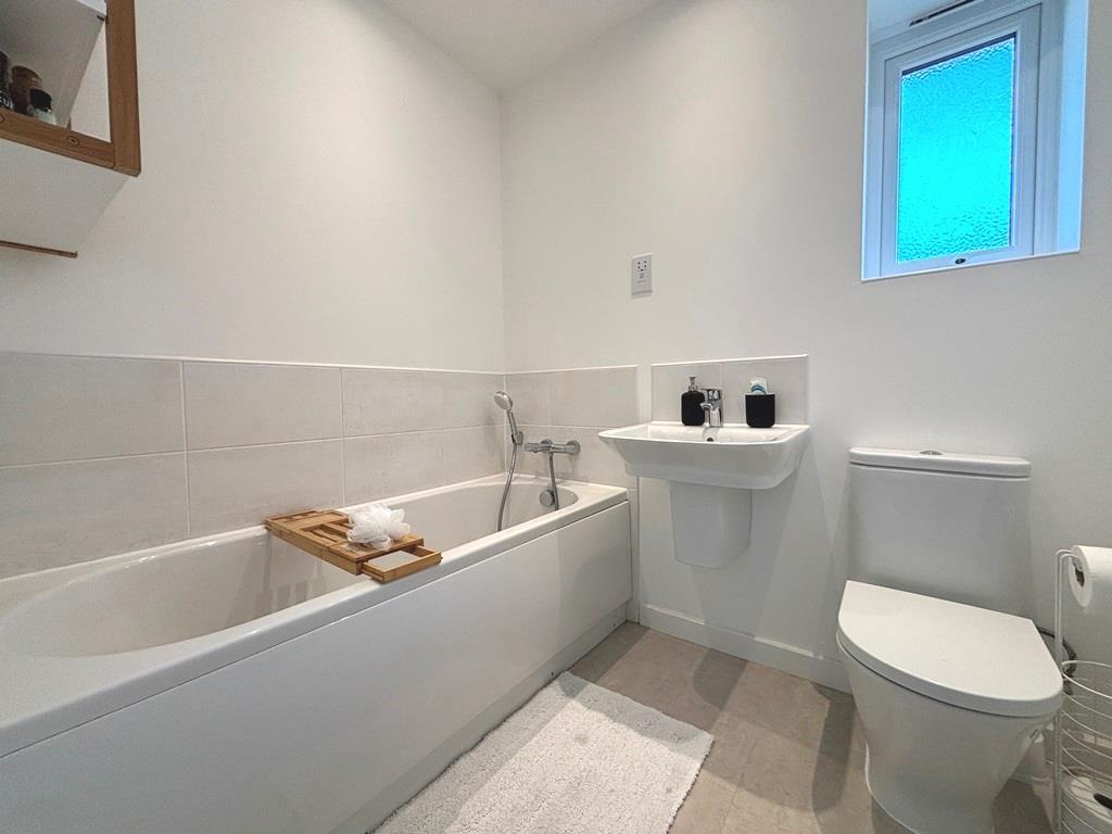 Bathroom.JPG