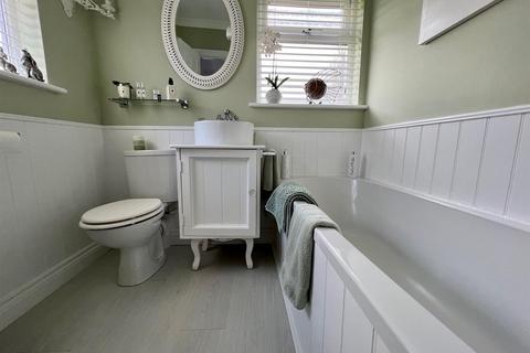 24 Princes Road, Burnham-on-crouch, CM0 8BX