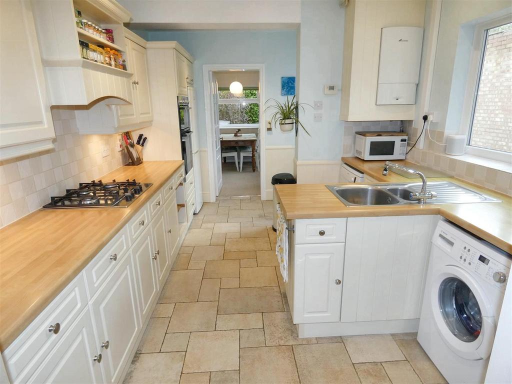 P1070295 (Large).jpg