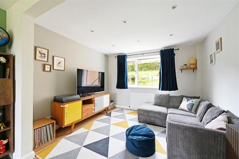 25 Burns Drive, Dronfield, S18 1NJ