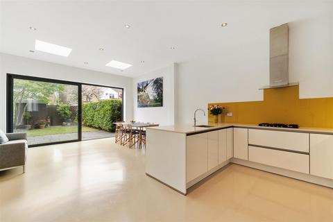 44 Halstead Road, London, E11 2AZ