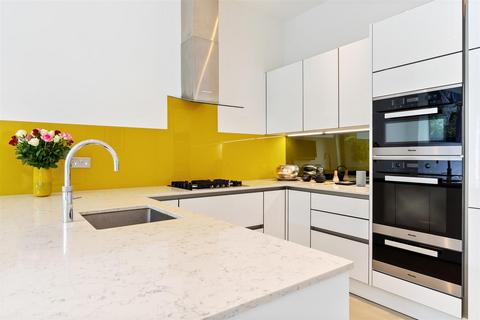 44 Halstead Road, London, E11 2AZ