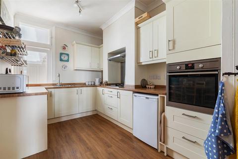 3 bedroom terraced house for sale, Tylney Road, Forest Gate