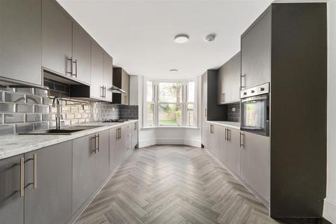130 Capel Road, London, E7 0JT