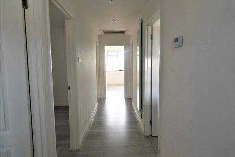 2 bedroom flat to rent, Lower Cippenham Lane, Slough