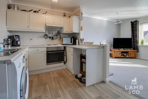 1 bedroom maisonette for sale, Parklands Court, Clacton-On-Sea CO16