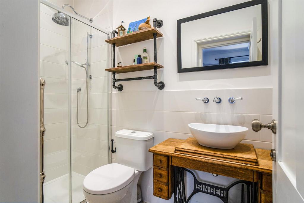69293 Calder Greenway Lane Charlton Kings  (22) lo