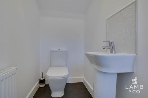 3 Dresden Square, Clacton-on-sea, CO16 8GH