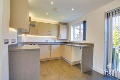 3 Dresden Square, Clacton-on-sea, CO16 8GH