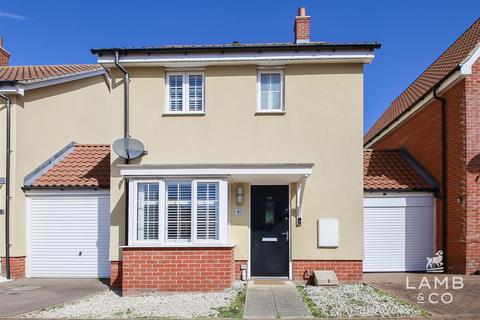 2 bedroom detached house for sale, Cross Road, Clacton-on-Sea CO16