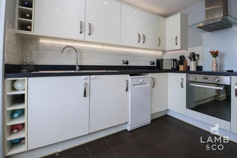 61 Cross Road, Clacton-on-sea, CO16 8GD