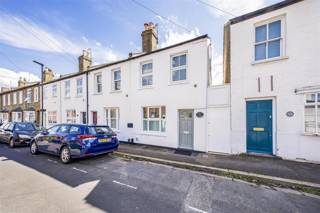 Queens Terrace, Old Isleworth 3 bed end of terrace house for sale £
