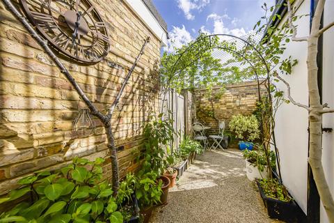 3 bedroom end of terrace house for sale, Queens Terrace, Old Isleworth