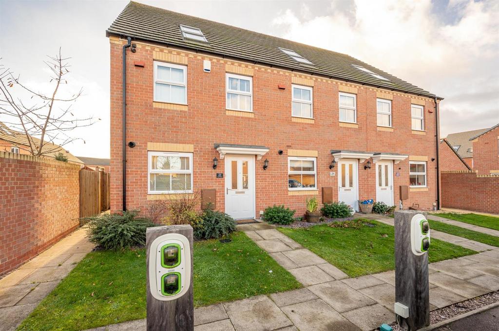 Brythill Drive, Brierley Hill 3 bed house £1,300 pcm (£300 pw)