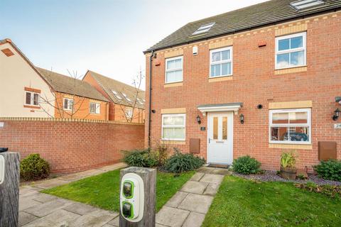 3 bedroom house to rent, Brythill Drive, Brierley Hill