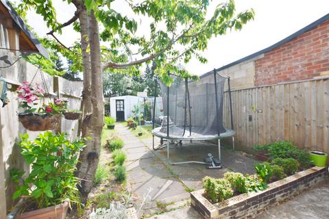 3 bedroom terraced house for sale, Salt Hill Way, Slough