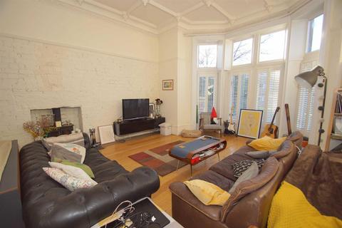 2 bedroom apartment to rent, Wood Lane, Chapel Allerton, Leeds