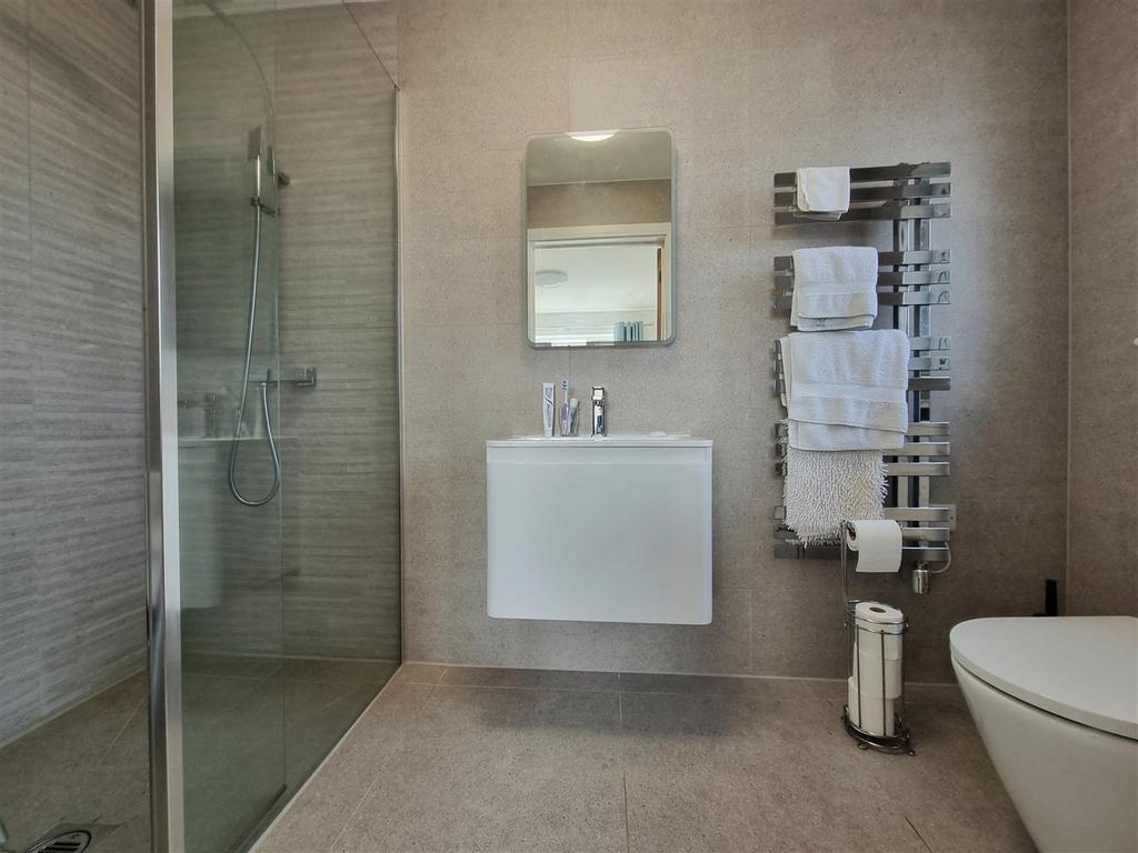 Ensuite.jpg
