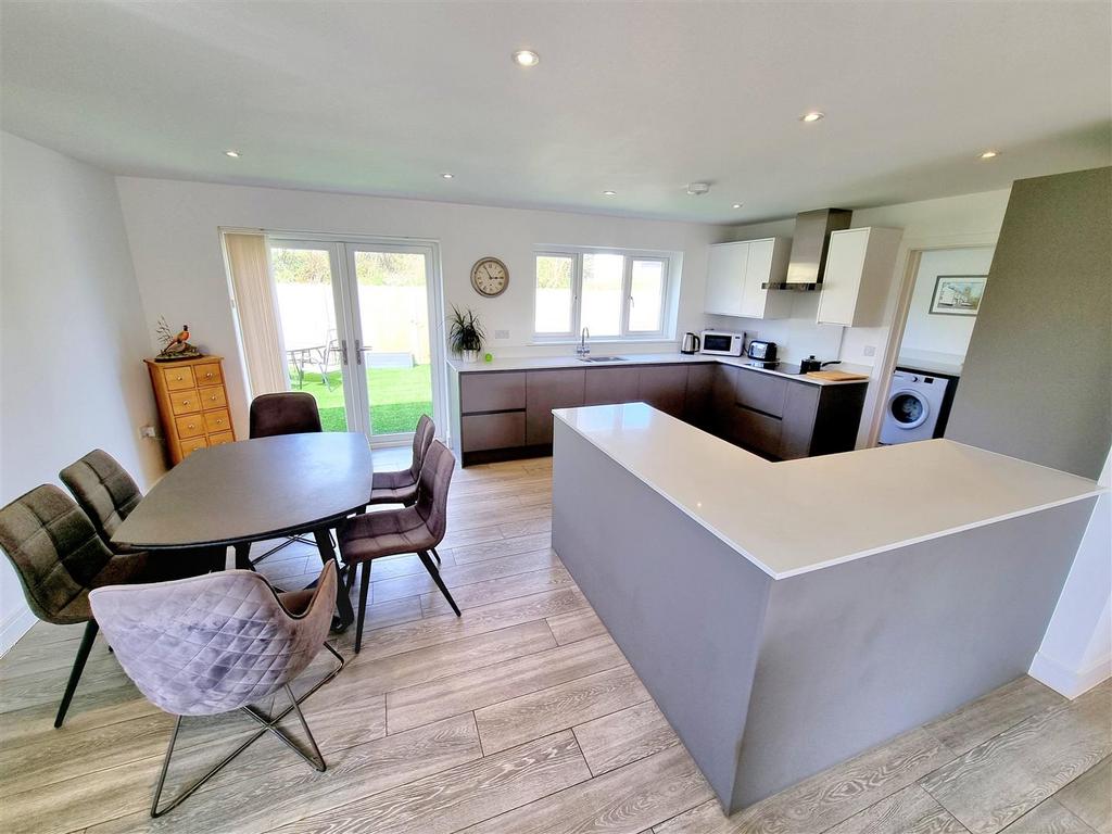 Kitchen &amp; dining 1.jpg