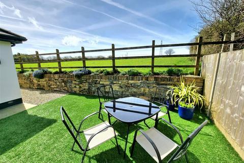 20a Green Meadows, Camelford, PL32 9UD