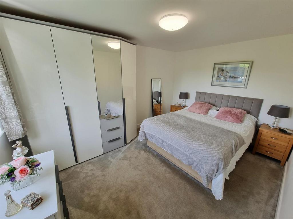 Bedroom 2.jpg