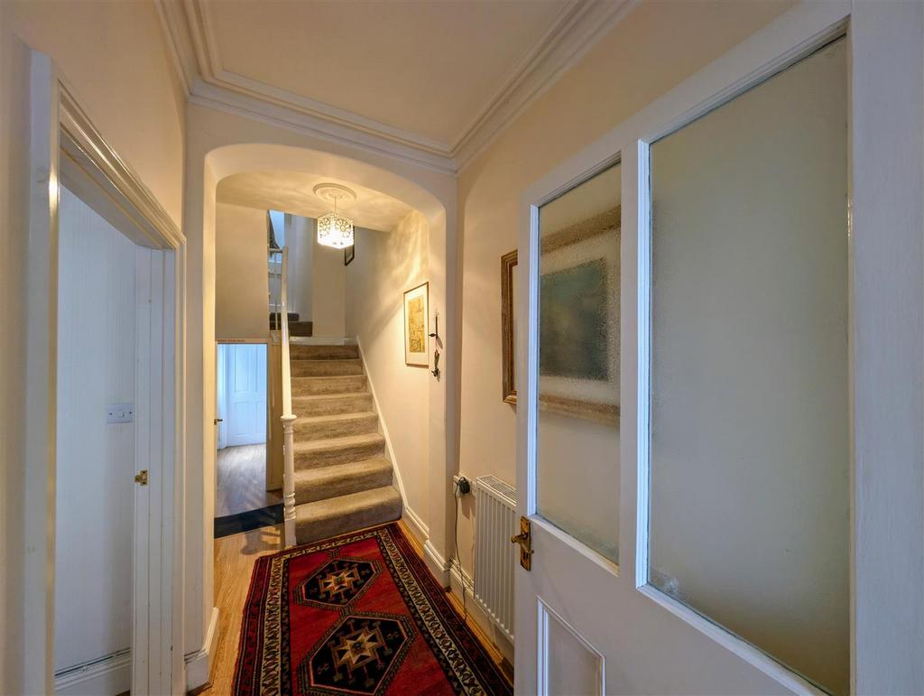 Hall (split level)