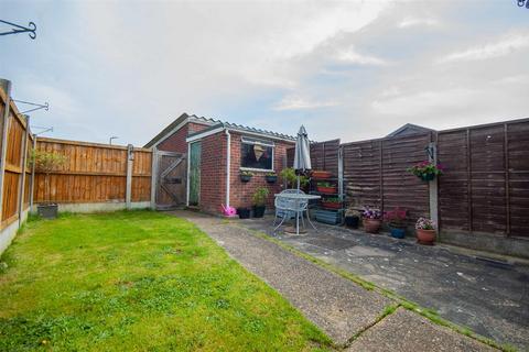 3 bedroom end of terrace house for sale, Dorset Avenue, Great Baddow, Chelmsford