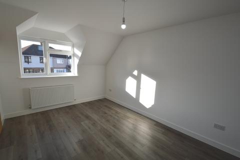2 bedroom detached house to rent, Nurstead Road, Erith, DA8