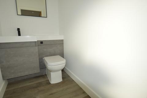 2 bedroom detached house to rent, Nurstead Road, Erith, DA8