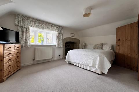 4 bedroom cottage for sale, Church Street, Niton, Ventnor