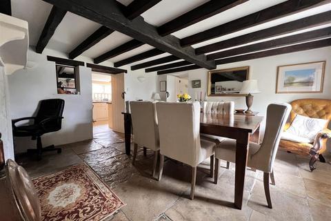 4 bedroom cottage for sale, Church Street, Niton, Ventnor