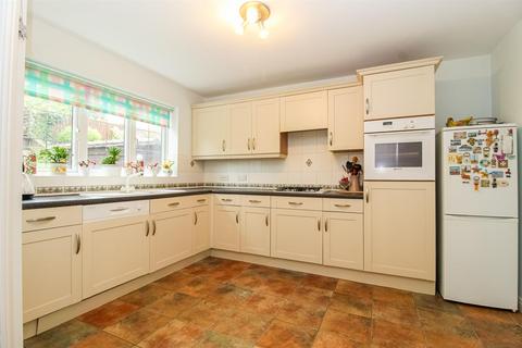 4 bedroom detached house for sale, Watering Meadow, Leeds LS27