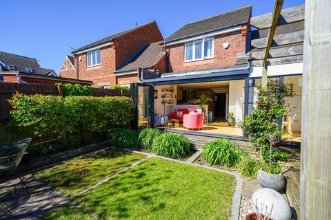 3 bedroom link detached house for sale, Primrose Gardens, Linslade, Leighton Buzzard