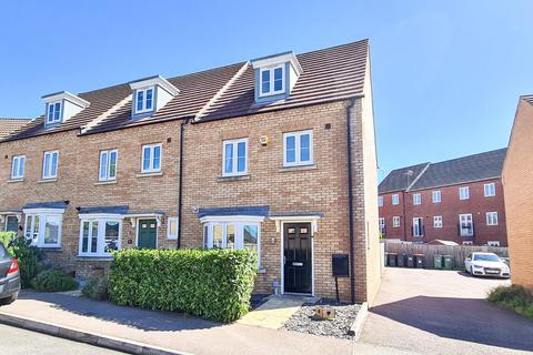 4 bedroom end of terrace house for sale, Turnham Drive, Leighton Buzzard