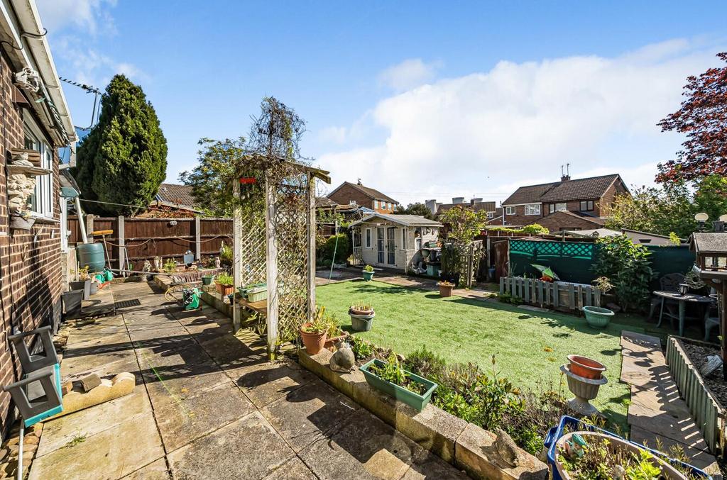 Croft Way, Camblesforth, Selby 3 bed semidetached bungalow for sale