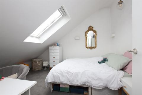 2 bedroom flat to rent, Bedford Court, Bath BA1
