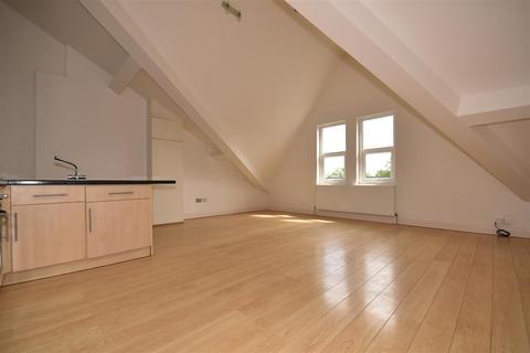 1 bedroom apartment to rent, Queens Road, Buckhurst Hill IG9