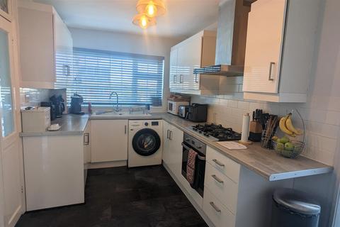 2 Quantock Drive, Nuneaton, CV10 8PU