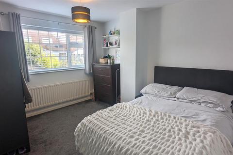 2 Quantock Drive, Nuneaton, CV10 8PU