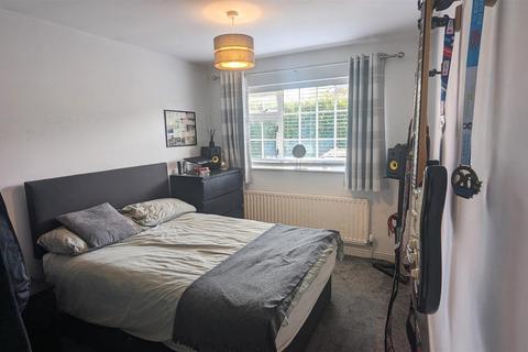 2 Quantock Drive, Nuneaton, CV10 8PU