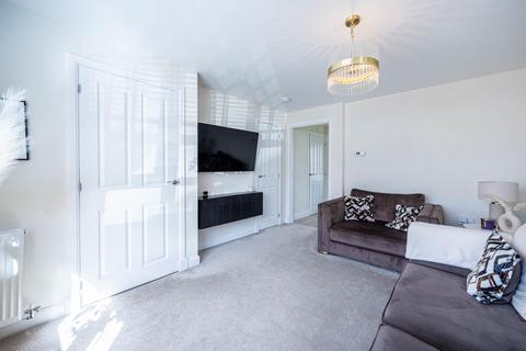 3 bedroom end of terrace house for sale, Thornhill Gardens, Newarthill