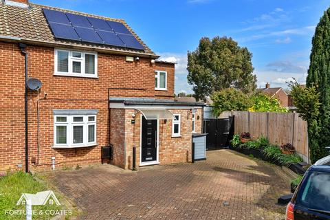 3 bedroom end of terrace house for sale, Halling Hill, Harlow