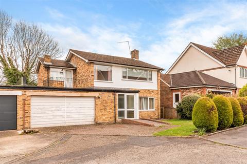 5 Beechdene, Tadworth, KT20 5EA
