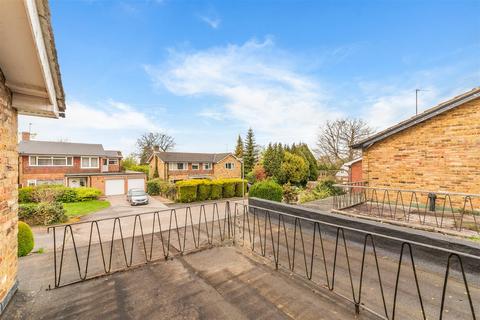 5 Beechdene, Tadworth, KT20 5EA
